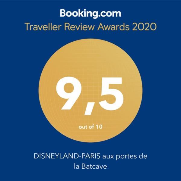 Disneyland-Paris Aux Portes De La Batcave Bussy-Saint-Georges Exteriör bild